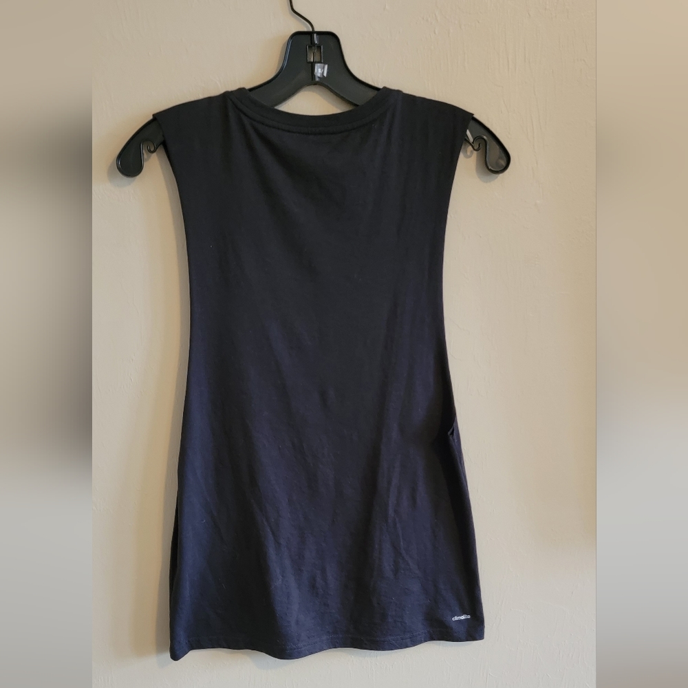 Adidas XS T-Shirt - Picture 2 of 3